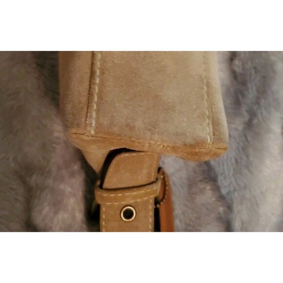 Vintage Coach 7470 Hamptons Demi Baguette Shoulder Bag Beige Suede Brown Leather - Picture 7 of 16